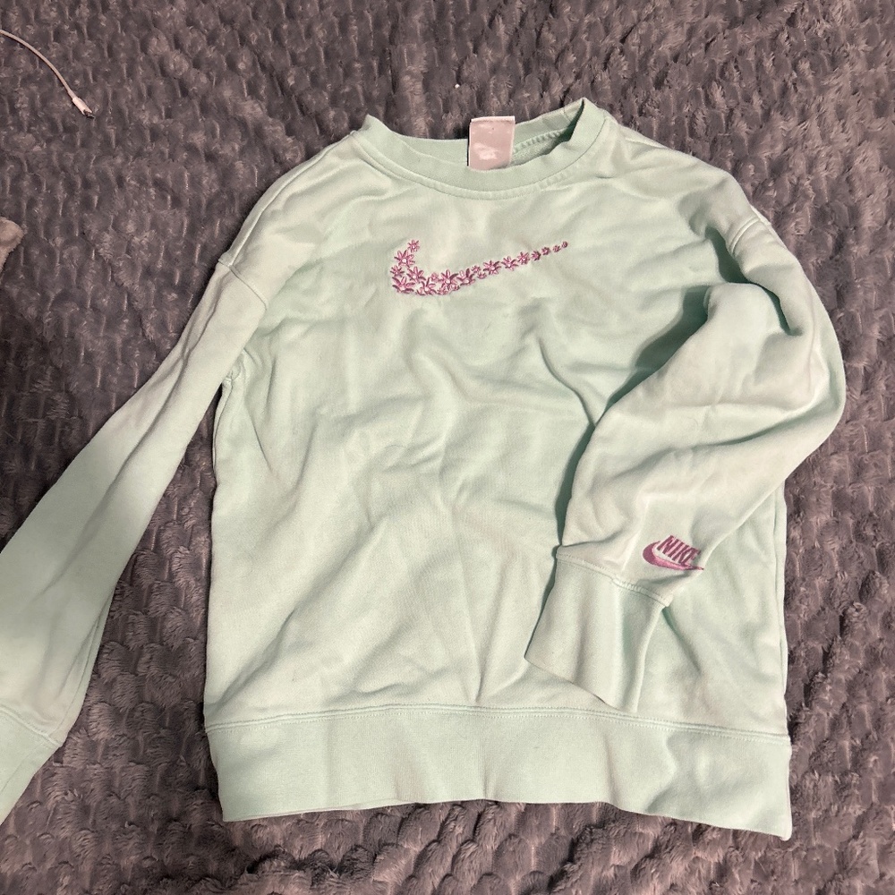 Nike sweatshirt
